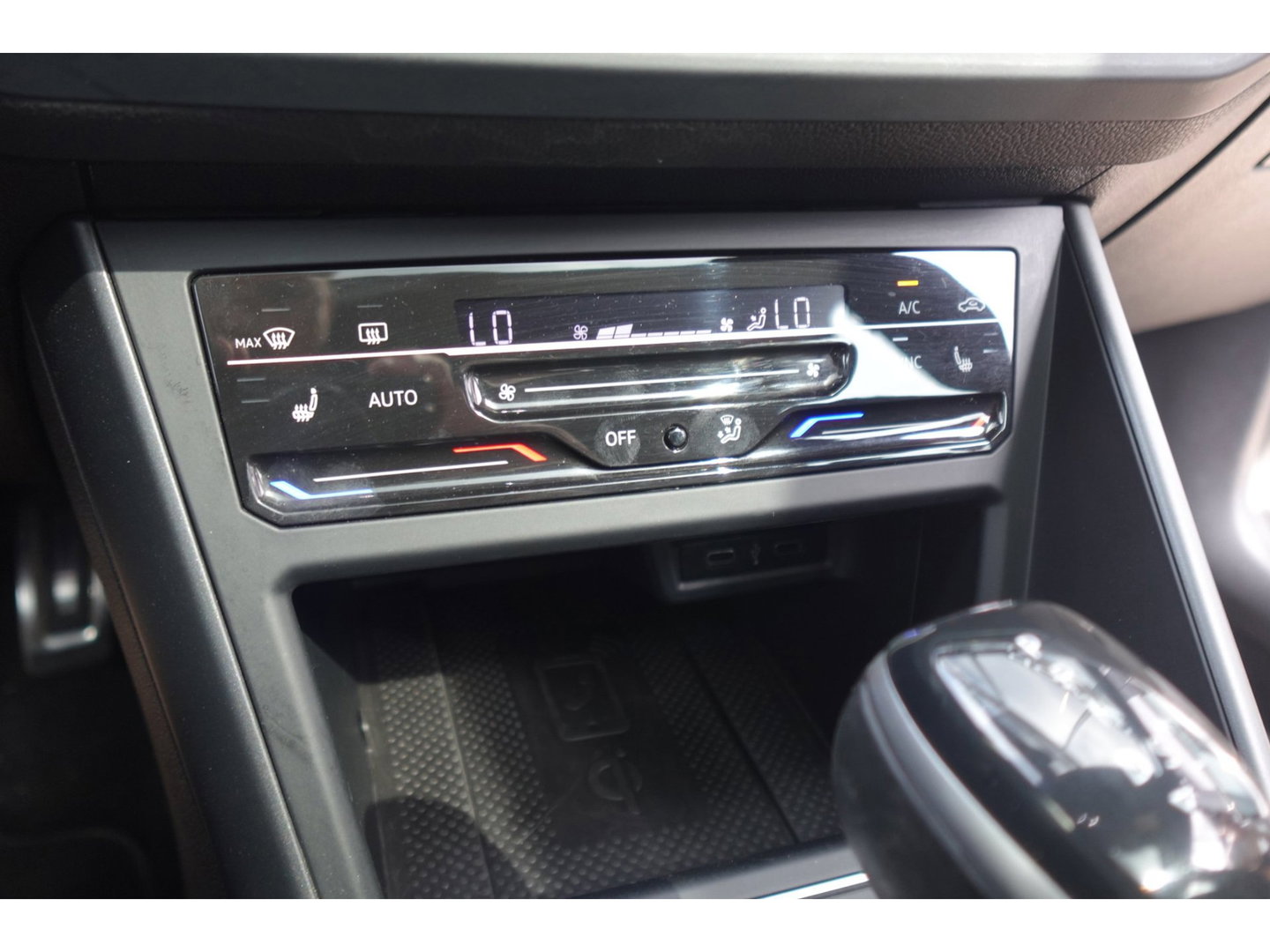 Volkswagen Taigo 1.5 TSI R-Line Business PANO KEYLESS CAM