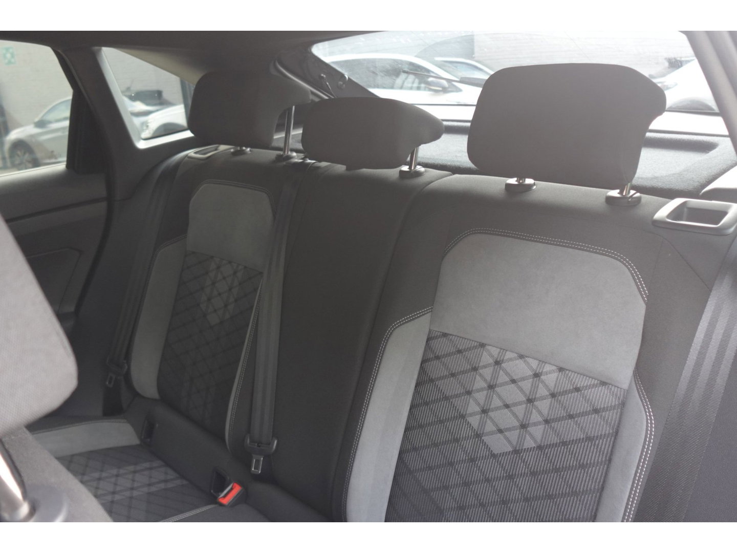 Volkswagen Taigo 1.5 TSI R-Line Business PANO KEYLESS CAM