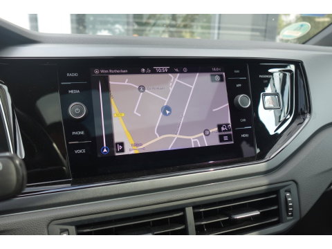 Volkswagen Taigo 1.5 TSI R-Line Business PANO KEYLESS CAM