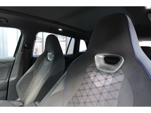 Volkswagen Tiguan 1.5 eTSI R-Line Business PANO KEYLESS H&K