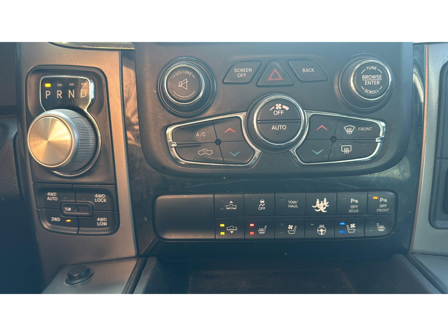 Dodge Ram 1500 5.7 V8 4x4 Crew Cab 5'7 Bedcover goed onderhouden!