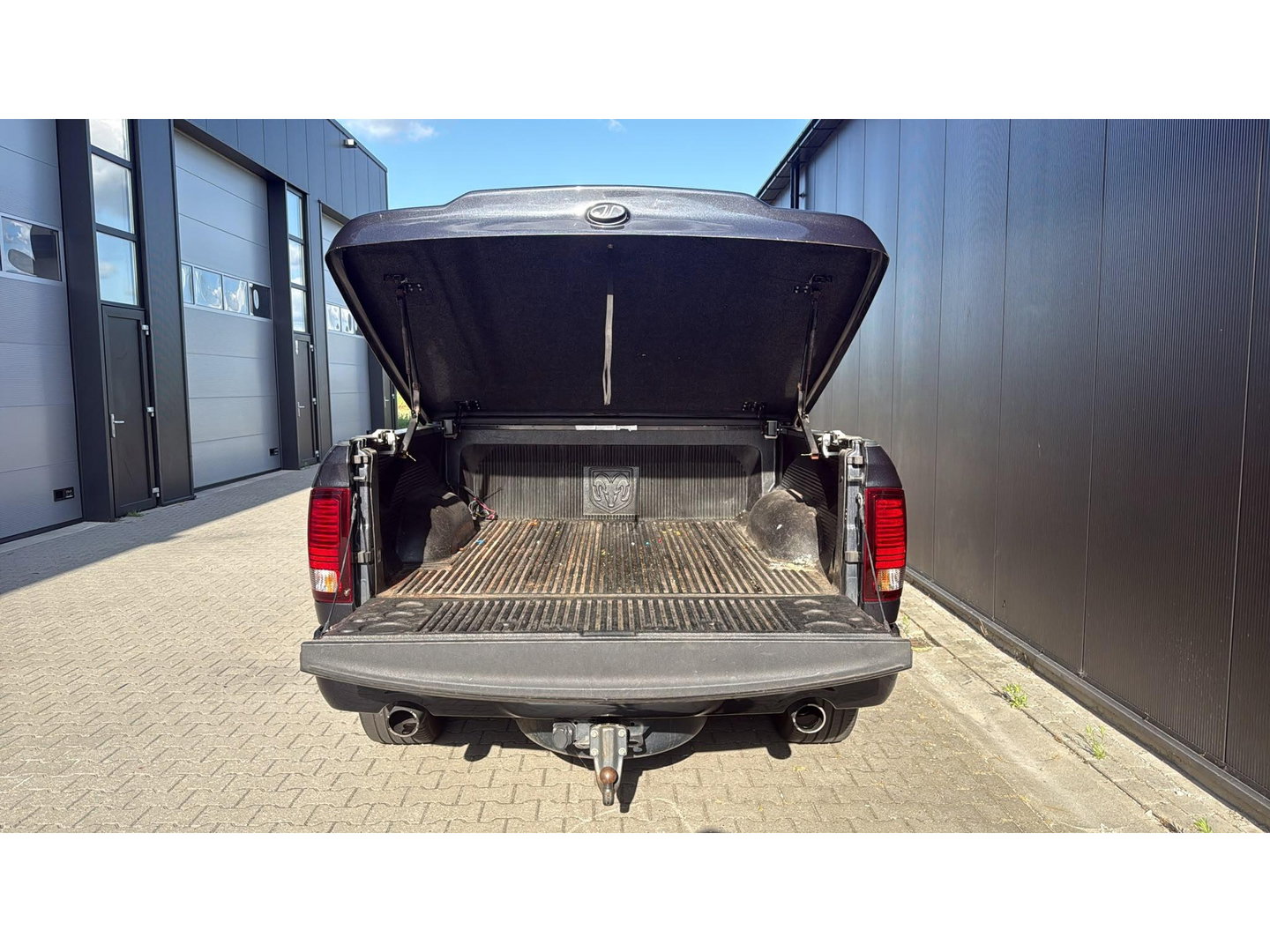 Dodge Ram 1500 5.7 V8 4x4 Crew Cab 5'7 Bedcover goed onderhouden!