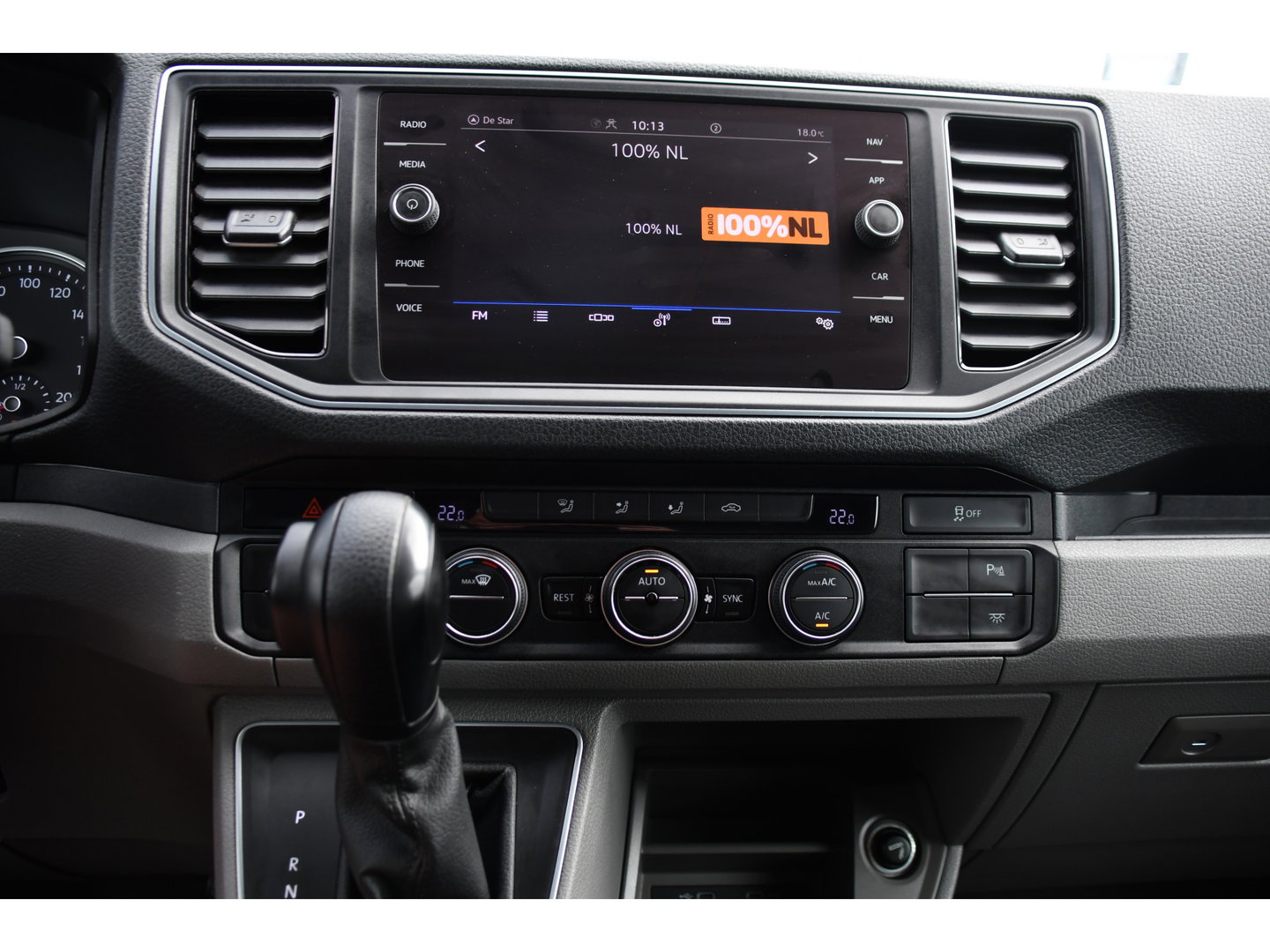Volkswagen Crafter 35 2.0 TDI L3H3 PB Edition Camera, Adaptieve Cruise, Carplay, LED, Clima, 177pk, Automaat, Voorruit verwarming, Massage stoel, Uniek!