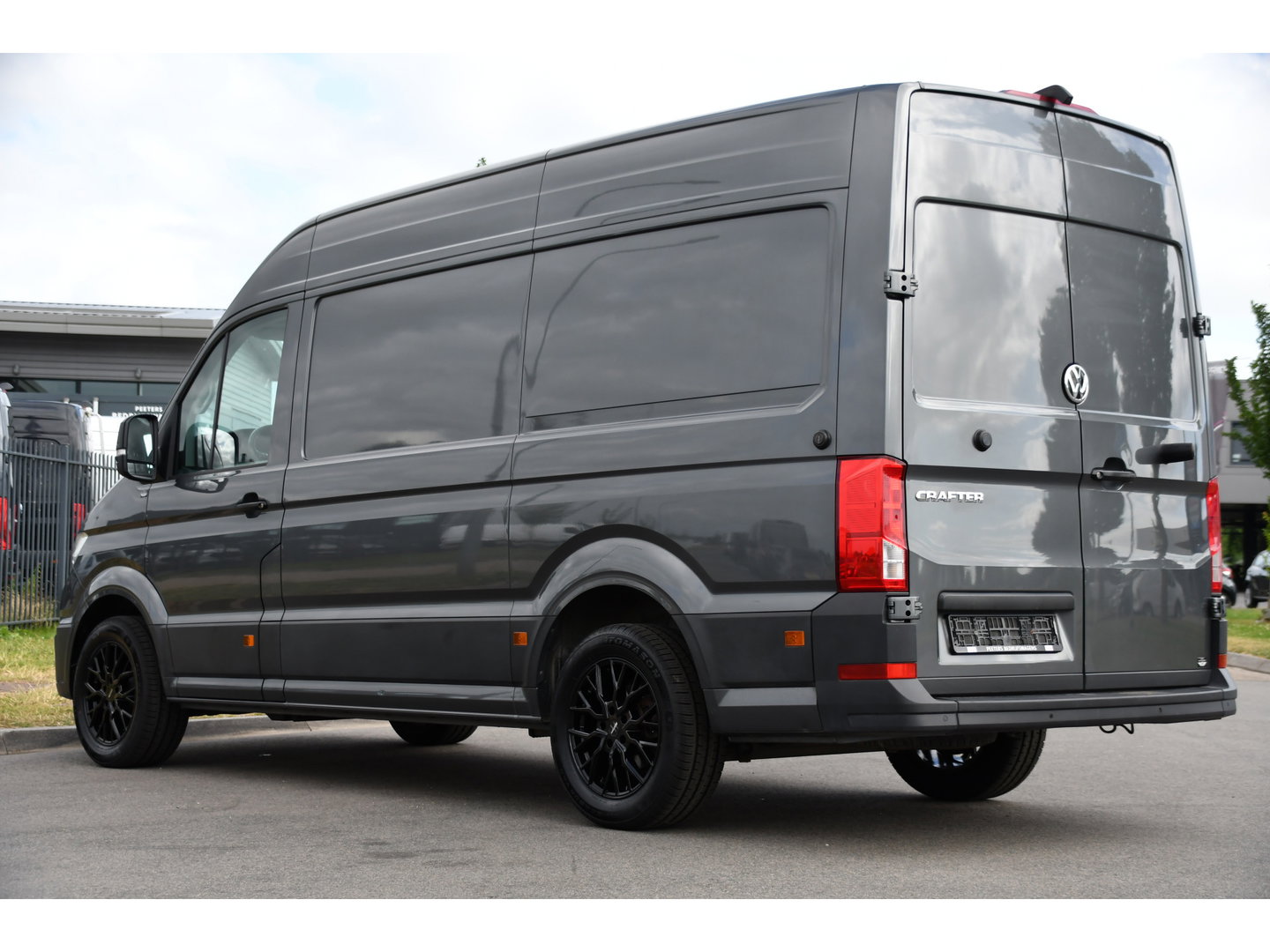 Volkswagen Crafter 35 2.0 TDI L3H3 PB Edition Camera, Adaptieve Cruise, Carplay, LED, Clima, 177pk, Automaat, Voorruit verwarming, Massage stoel, Uniek!