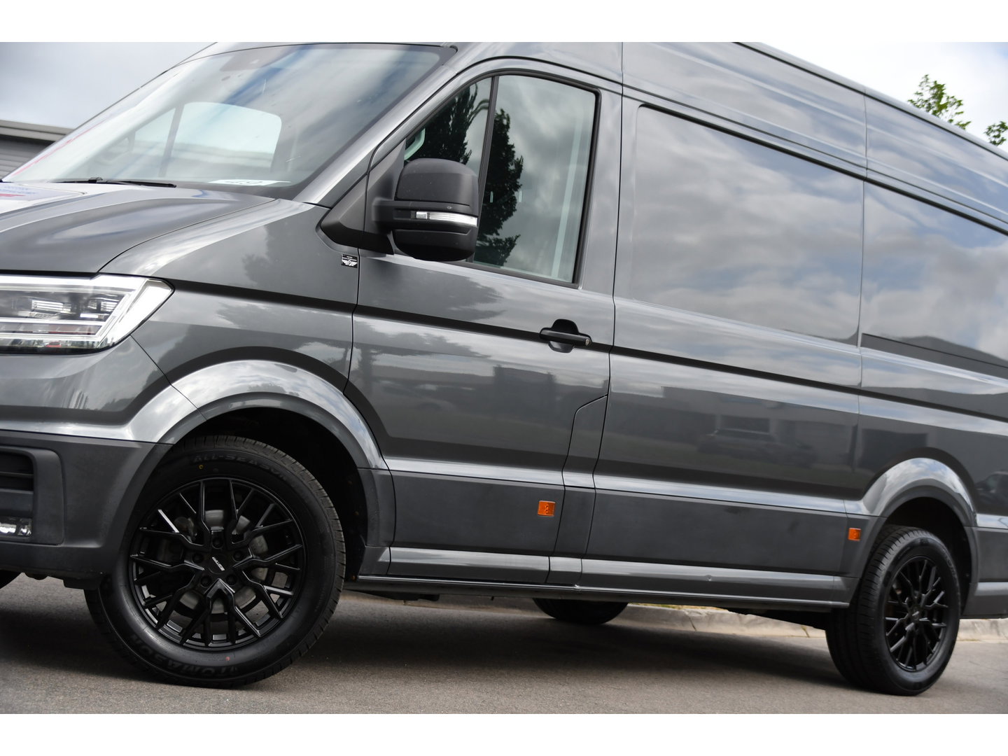 Volkswagen Crafter 35 2.0 TDI L3H3 PB Edition Camera, Adaptieve Cruise, Carplay, LED, Clima, 177pk, Automaat, Voorruit verwarming, Massage stoel, Uniek!