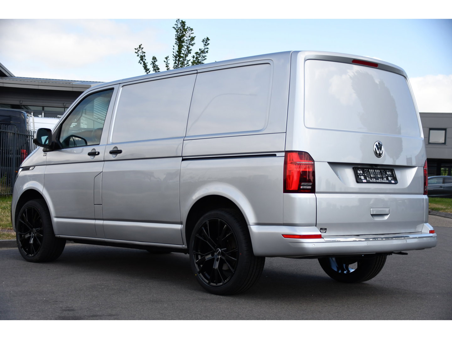 Volkswagen Transporter 2.0 TDI L1H1 30 PB Edition MARGE! Adaptieve Cruise, Camera, Carplay, LED, 2 x Schuifdeur, Stoelverwarming, Multimedia, Uniek!