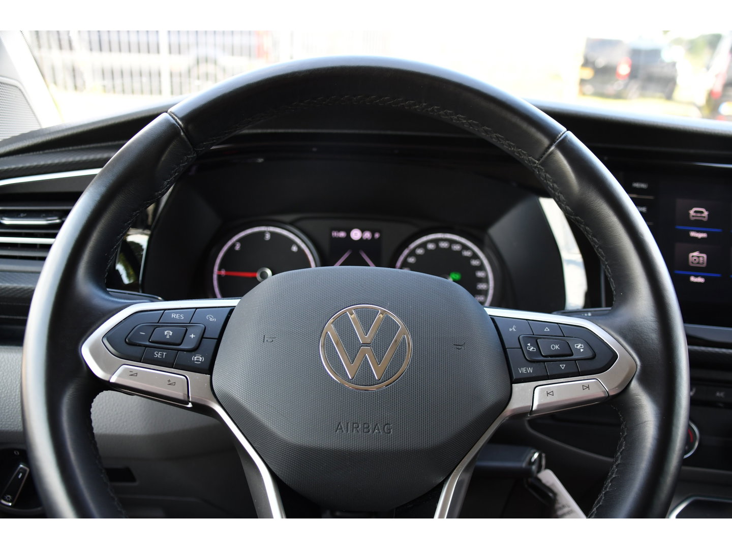 Volkswagen Transporter 2.0 TDI L1H1 30 PB Edition MARGE! Adaptieve Cruise, Camera, Carplay, LED, 2 x Schuifdeur, Stoelverwarming, Multimedia, Uniek!