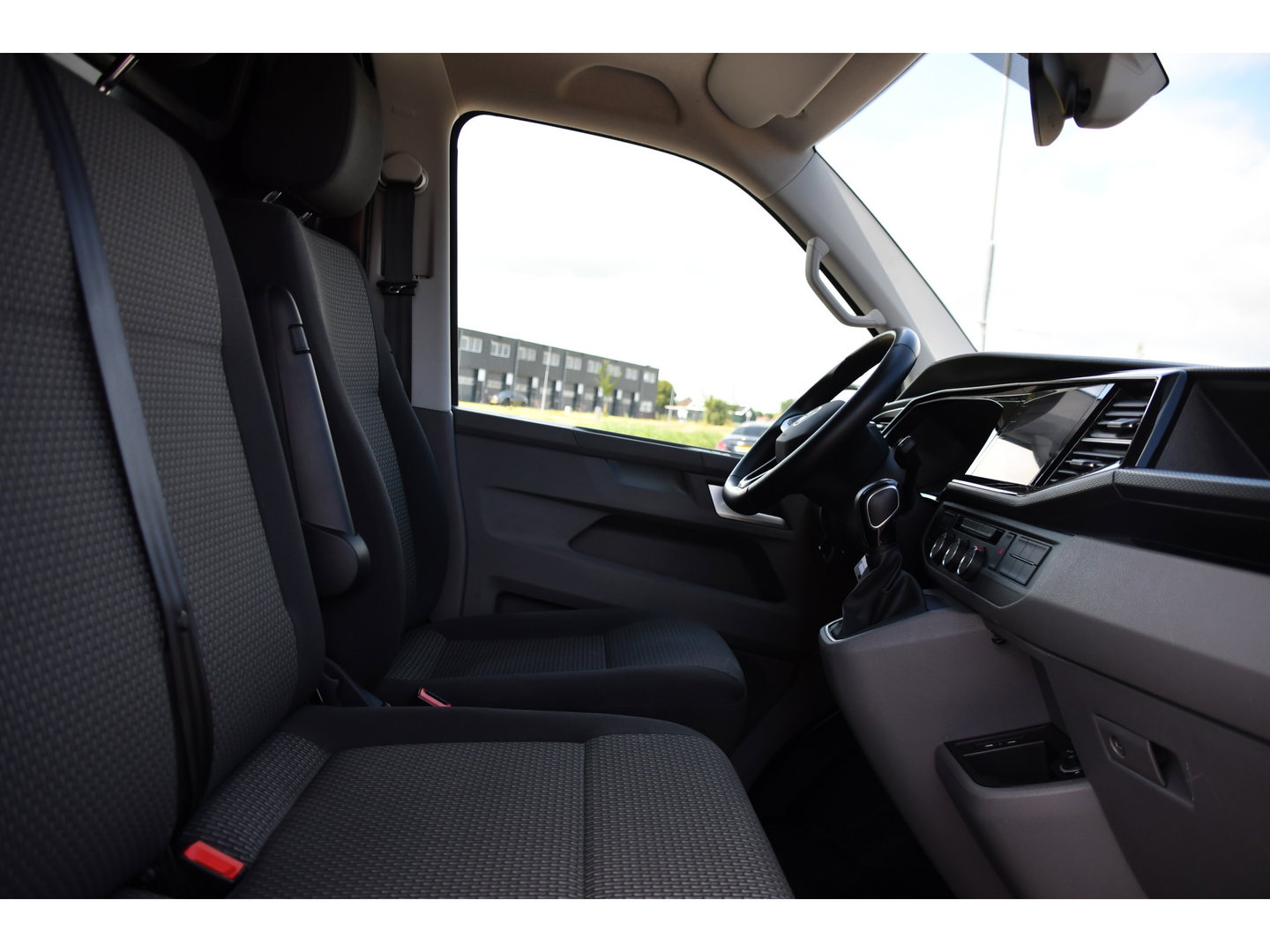 Volkswagen Transporter 2.0 TDI L1H1 30 PB Edition MARGE! Adaptieve Cruise, Camera, Carplay, LED, 2 x Schuifdeur, Stoelverwarming, Multimedia, Uniek!
