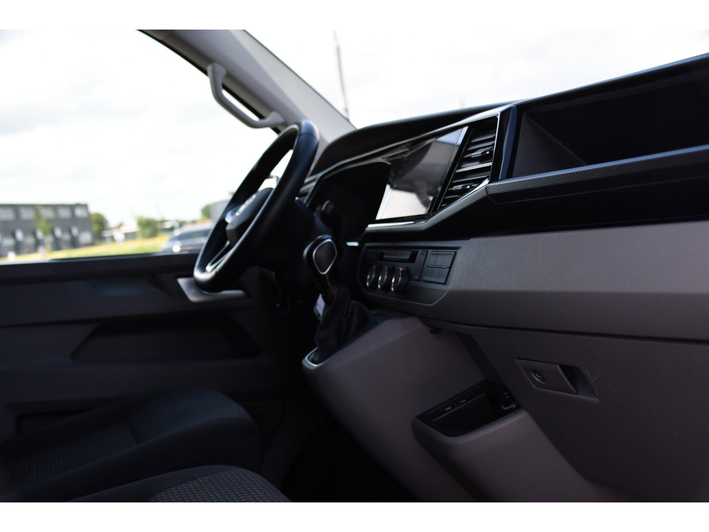 Volkswagen Transporter 2.0 TDI L1H1 30 PB Edition MARGE! Adaptieve Cruise, Camera, Carplay, LED, 2 x Schuifdeur, Stoelverwarming, Multimedia, Uniek!