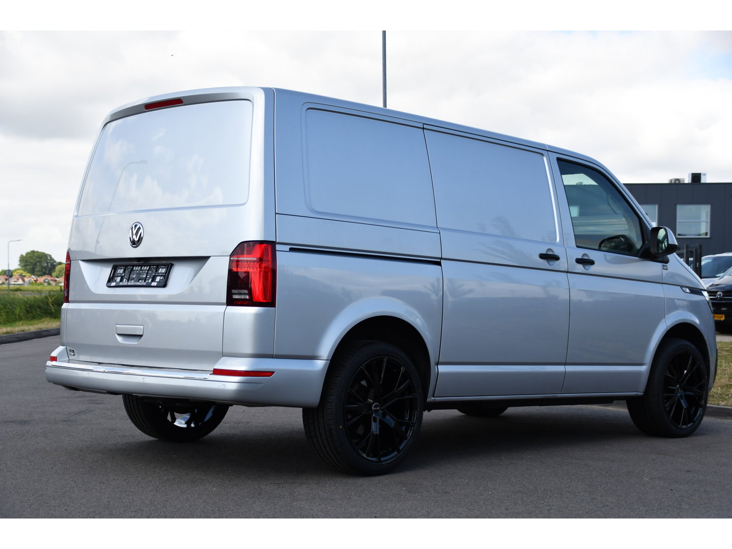 Volkswagen Transporter 2.0 TDI L1H1 30 PB Edition MARGE! Adaptieve Cruise, Camera, Carplay, LED, 2 x Schuifdeur, Stoelverwarming, Multimedia, Uniek!