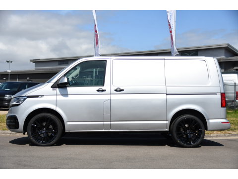 Volkswagen Transporter 2.0 TDI L1H1 30 PB Edition MARGE! Adaptieve Cruise, Camera, Carplay, LED, 2 x Schuifdeur, Stoelverwarming, Multimedia, Uniek!
