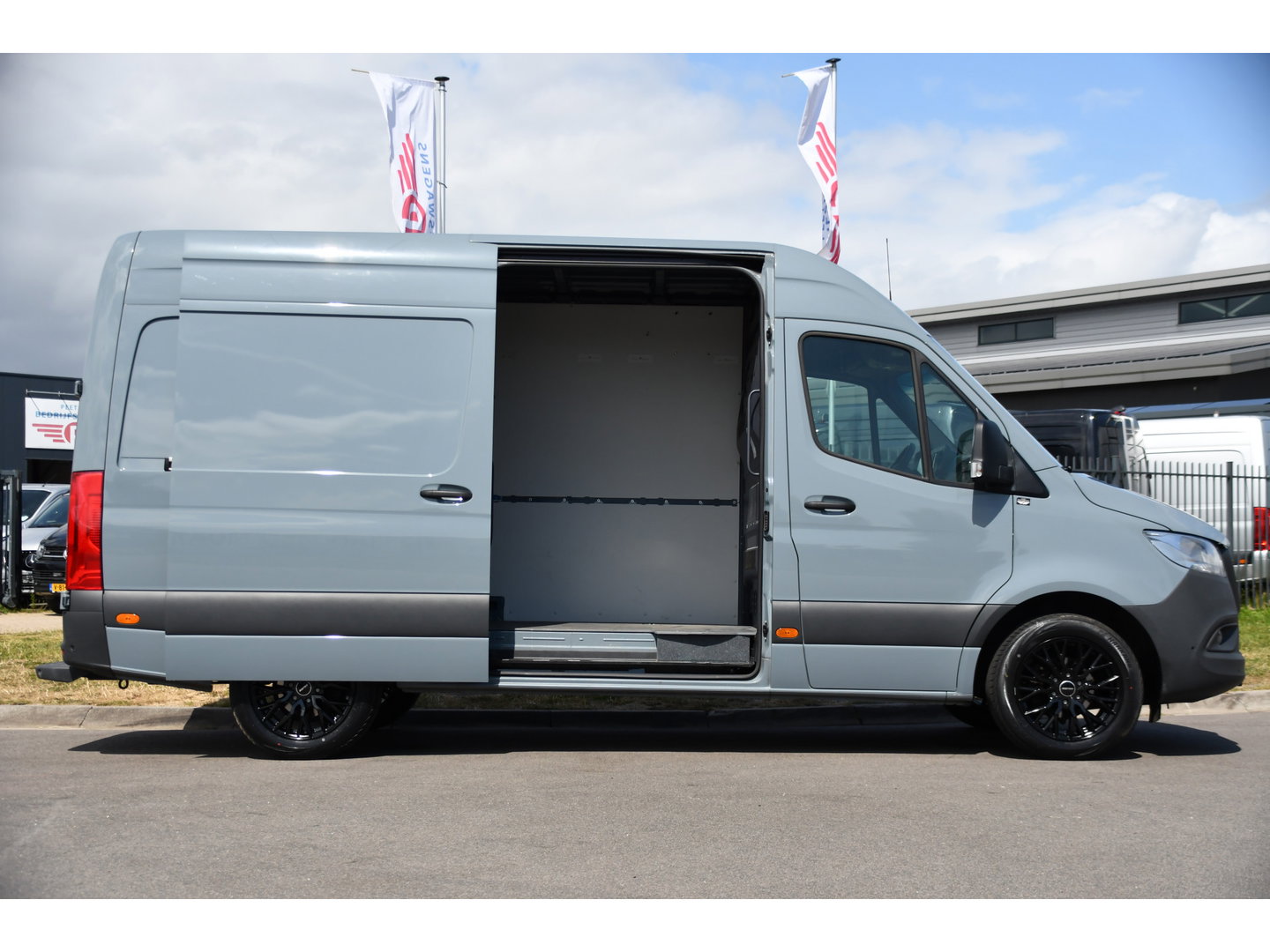 Mercedes-Benz Sprinter 317 1.9 CDI L2H2 RWD PB Edition Camera, Cruise, Carplay, 170pk, Standkachel, Stoelverwarming, Geveerde stoel, Sensoren, Uniek!