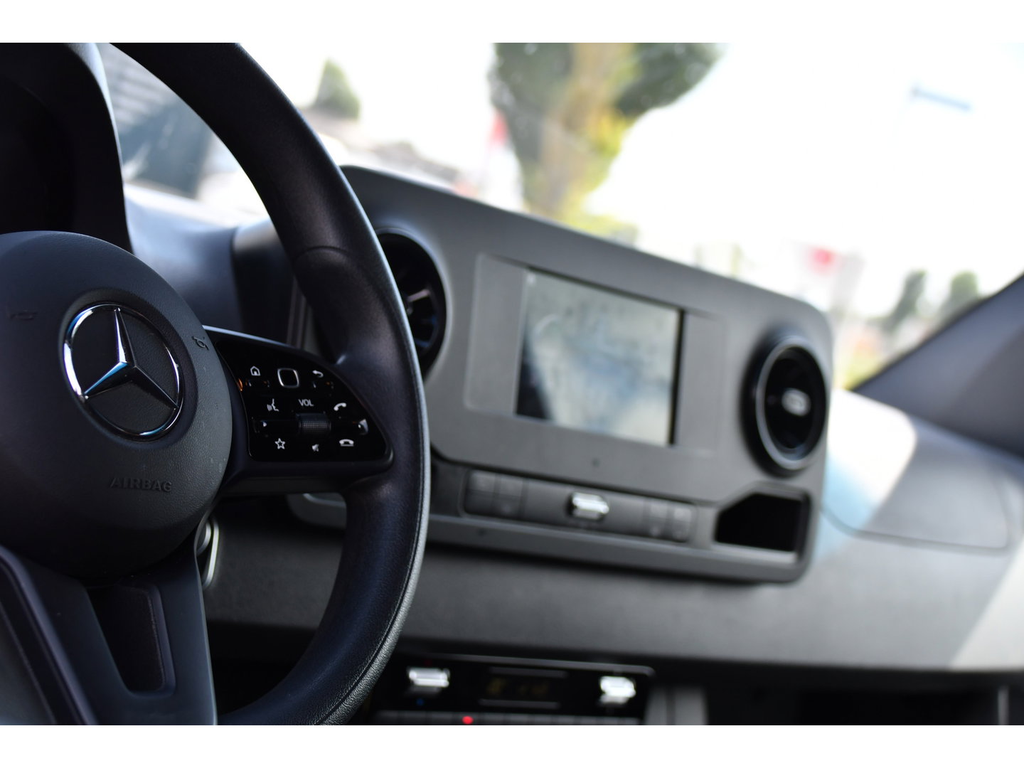 Mercedes-Benz Sprinter 317 1.9 CDI L2H2 RWD PB Edition Camera, Cruise, Carplay, 170pk, Standkachel, Stoelverwarming, Geveerde stoel, Sensoren, Uniek!