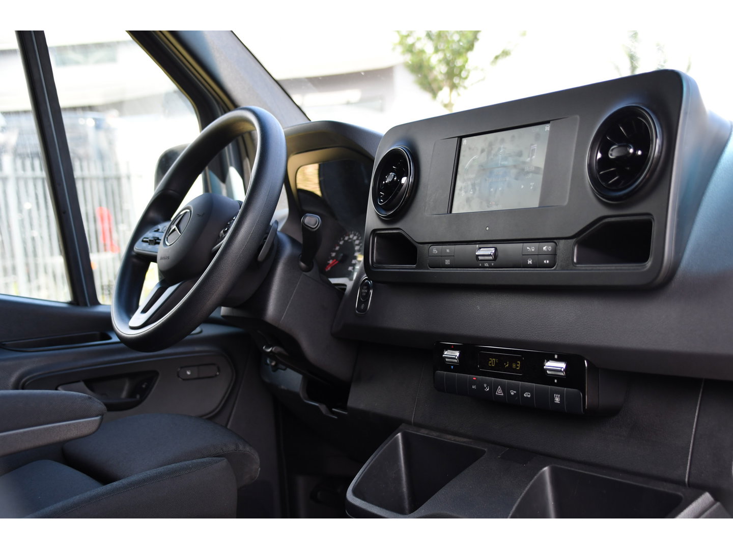 Mercedes-Benz Sprinter 317 1.9 CDI L2H2 RWD PB Edition Camera, Cruise, Carplay, 170pk, Standkachel, Stoelverwarming, Geveerde stoel, Sensoren, Uniek!