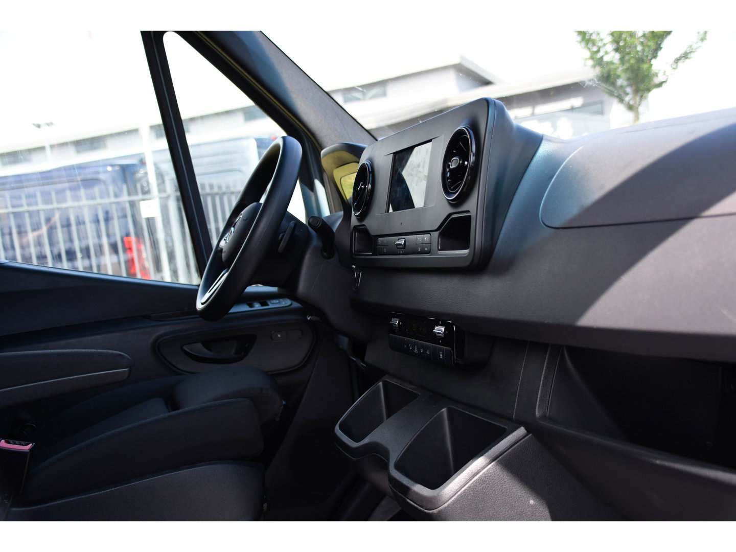 Mercedes-Benz Sprinter 317 1.9 CDI L2H2 RWD PB Edition Camera, Cruise, Carplay, 170pk, Standkachel, Stoelverwarming, Geveerde stoel, Sensoren, Uniek!