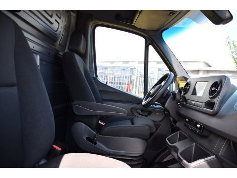 Mercedes-Benz Sprinter 317 1.9 CDI L2H2 RWD PB Edition Camera, Cruise, Carplay, 170pk, Standkachel, Stoelverwarming, Geveerde stoel, Sensoren, Uniek!