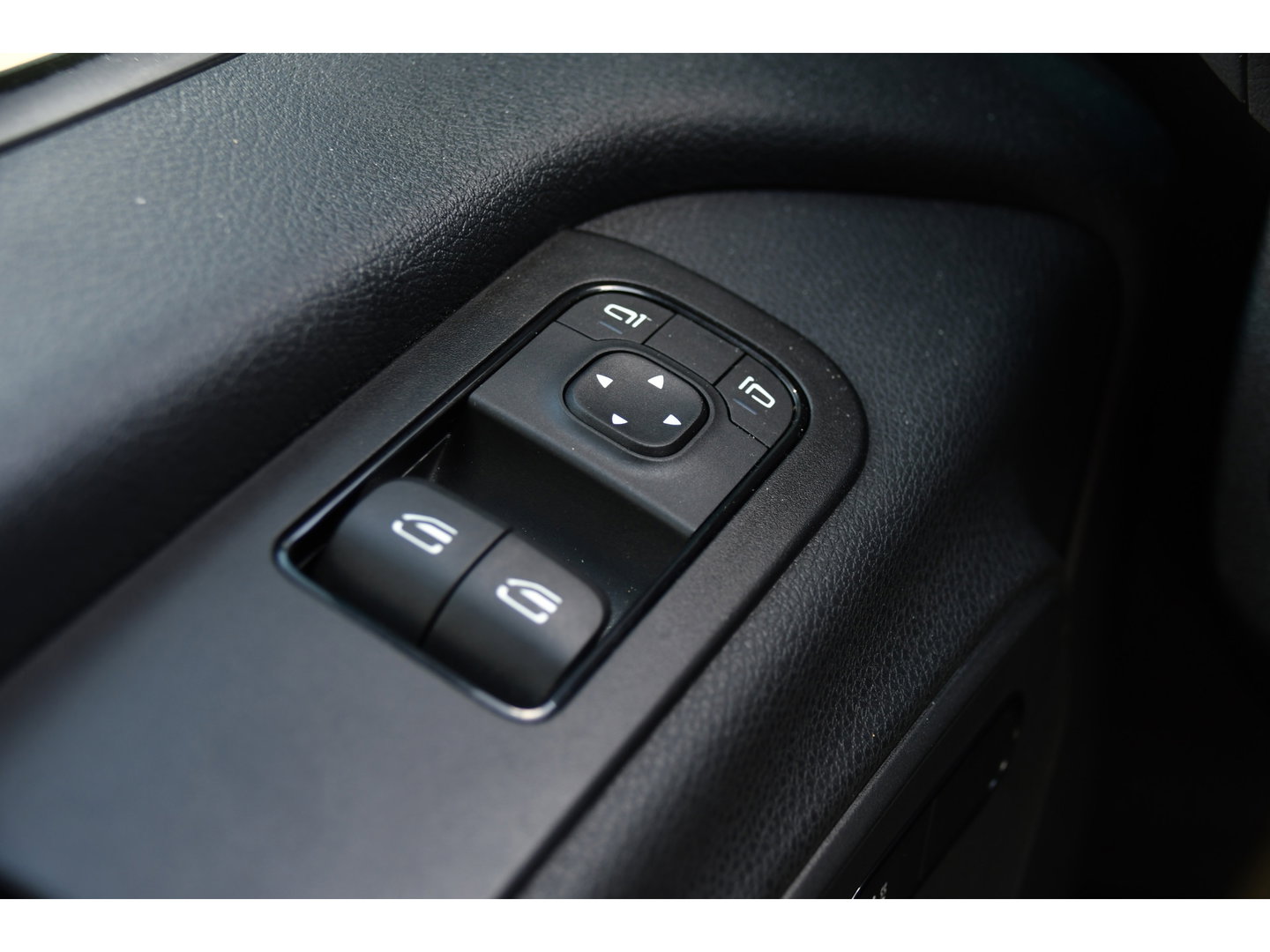 Mercedes-Benz Sprinter 317 1.9 CDI L2H2 RWD PB Edition Camera, Cruise, Carplay, 170pk, Standkachel, Stoelverwarming, Geveerde stoel, Sensoren, Uniek!