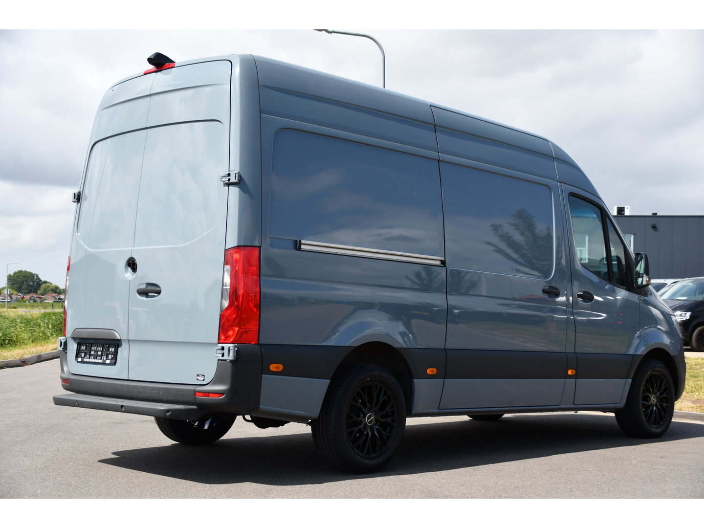 Mercedes-Benz Sprinter 317 1.9 CDI L2H2 RWD PB Edition Camera, Cruise, Carplay, 170pk, Standkachel, Stoelverwarming, Geveerde stoel, Sensoren, Uniek!