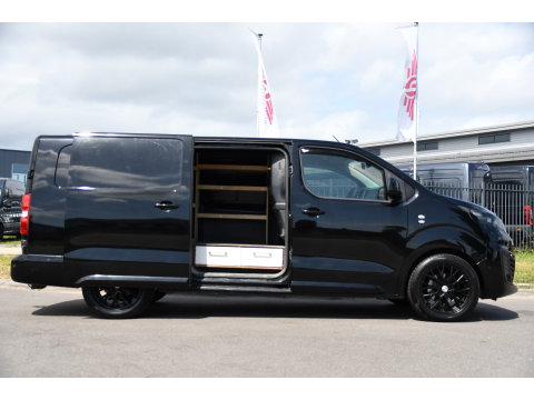 Opel Vivaro 2.0 CDTI L3H1 Black Edition Camera, Cruise, Carplay, Sensoren, 122pk, Automaat, Leder, Trekhaak, Multimedia, Uniek!
