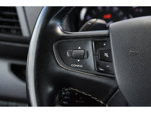 Opel Vivaro 2.0 CDTI L3H1 Black Edition Camera, Cruise, Carplay, Sensoren, 122pk, Automaat, Leder, Trekhaak, Multimedia, Uniek!