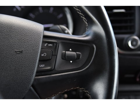 Opel Vivaro 2.0 CDTI L3H1 Black Edition Camera, Cruise, Carplay, Sensoren, 122pk, Automaat, Leder, Trekhaak, Multimedia, Uniek!