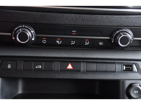 Opel Vivaro 2.0 CDTI L3H1 Black Edition Camera, Cruise, Carplay, Sensoren, 122pk, Automaat, Leder, Trekhaak, Multimedia, Uniek!