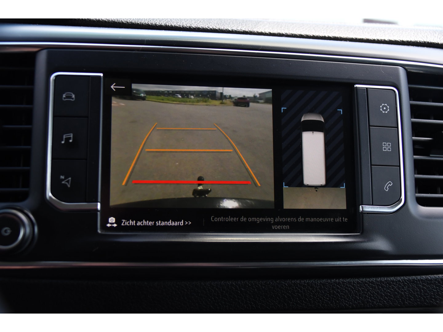 Opel Vivaro 2.0 CDTI L3H1 Black Edition Camera, Cruise, Carplay, Sensoren, 122pk, Automaat, Leder, Trekhaak, Multimedia, Uniek!