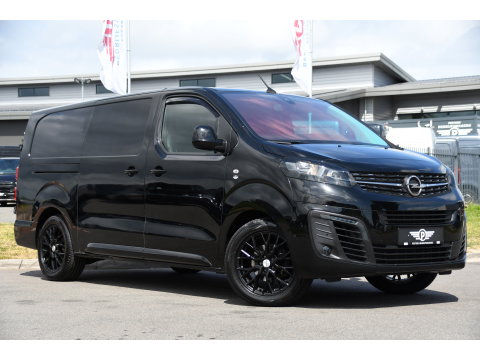 Opel Vivaro 2.0 CDTI L3H1 Black Edition Camera, Cruise, Carplay, Sensoren, 122pk, Automaat, Leder, Trekhaak, Multimedia, Uniek!