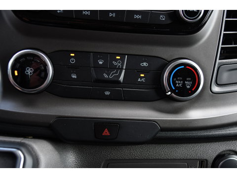Ford Transit Custom 300 2.0 TDCI L2H1 Black Edition MARGE, Cruise, Carplay, LED, Sensoren, 130pk, Automaat, Multimedia, Sensoren, Uniek!