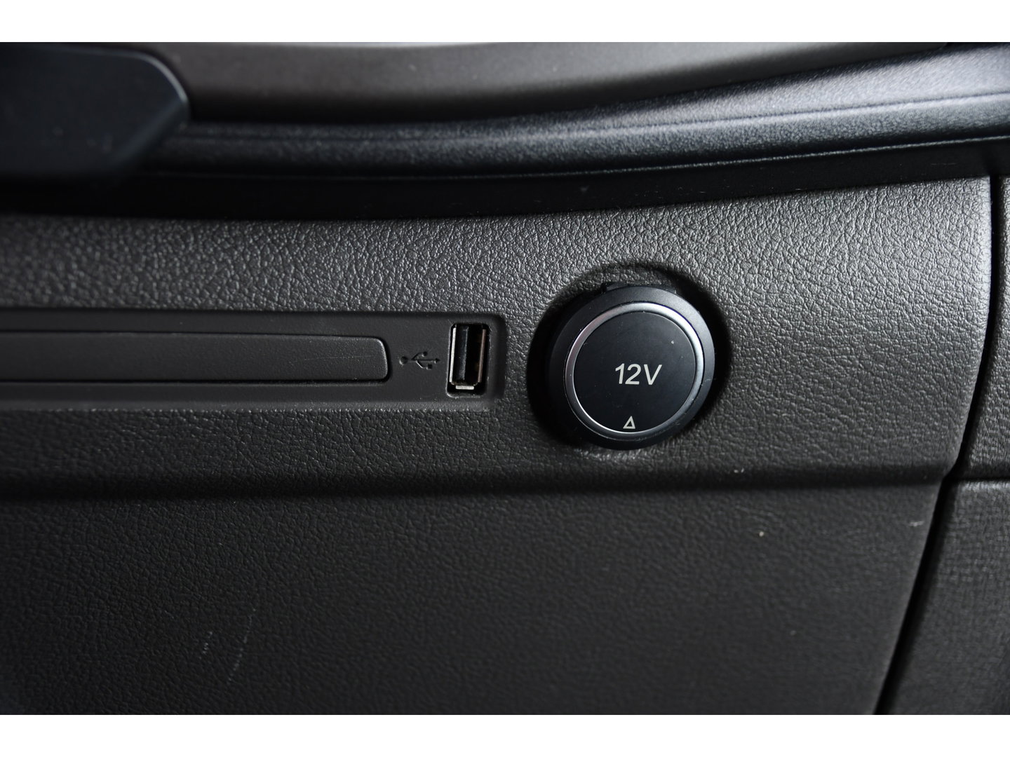 Ford Transit Custom 300 2.0 TDCI L2H1 Black Edition MARGE, Cruise, Carplay, LED, Sensoren, 130pk, Automaat, Multimedia, Sensoren, Uniek!