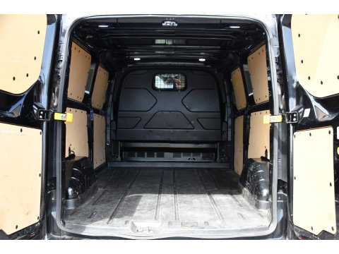 Ford Transit Custom 300 2.0 TDCI L2H1 Black Edition MARGE, Cruise, Carplay, LED, Sensoren, 130pk, Automaat, Multimedia, Sensoren, Uniek!