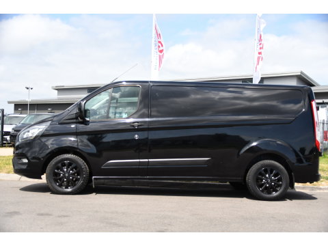 Ford Transit Custom 300 2.0 TDCI L2H1 Black Edition MARGE, Cruise, Carplay, LED, Sensoren, 130pk, Automaat, Multimedia, Sensoren, Uniek!