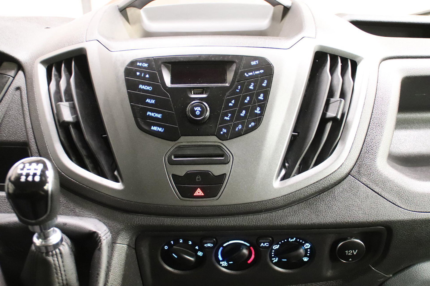 Ford Transit 2.0 TDCI BAKWAGEN MET LAADKLEP EURO 6
