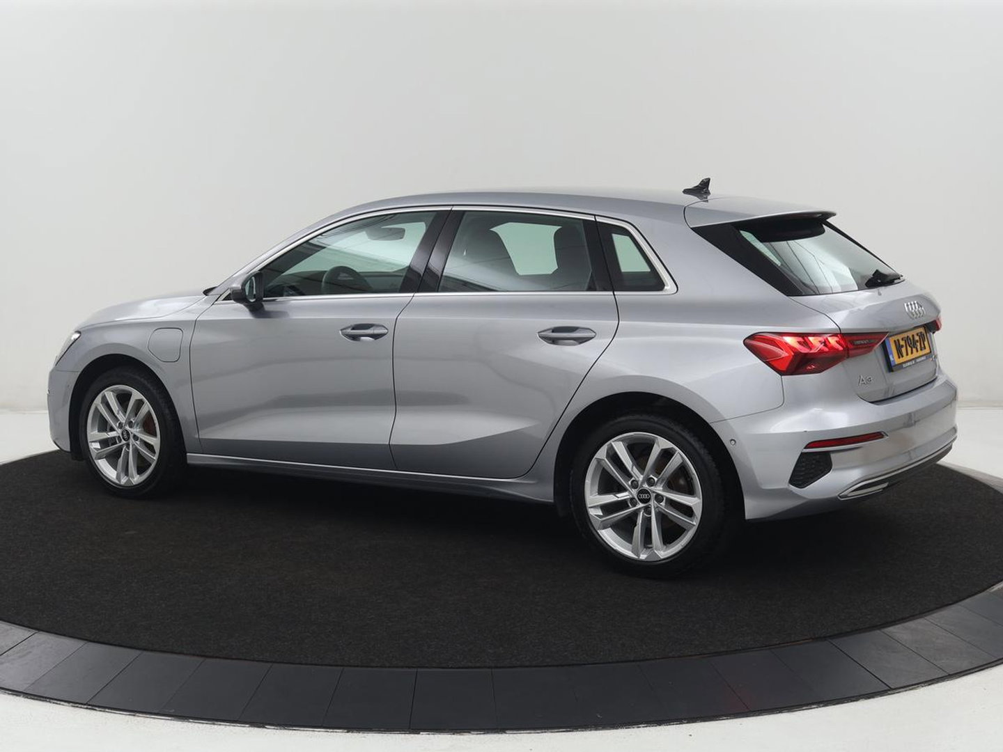 Audi A3 Sportback 40 TFSI e Advanced edition | SOH 96.7% | Adaptive cruise | Carplay | Stoelverwarming | Full LED | Climate control | Virtual | Park assist |