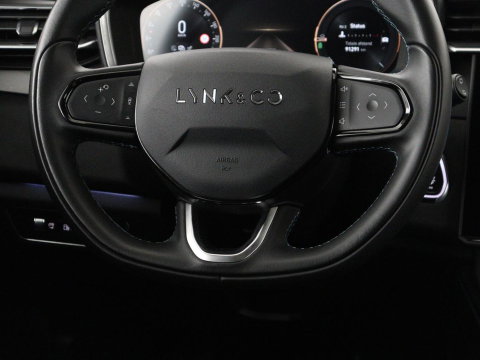 Lynk & Co 01 1.5 | SOH 92.9% | Panoramadak | 360 camera | Memory | Adaptive cruise | Stoelverwarming | Carplay | Climate control | Dodehoek detectie | Infinity sound |