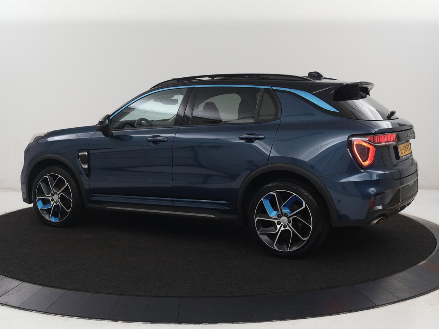 Lynk & Co 01 1.5 | SOH 92.9% | Panoramadak | 360 camera | Memory | Adaptive cruise | Stoelverwarming | Carplay | Climate control | Dodehoek detectie | Infinity sound |
