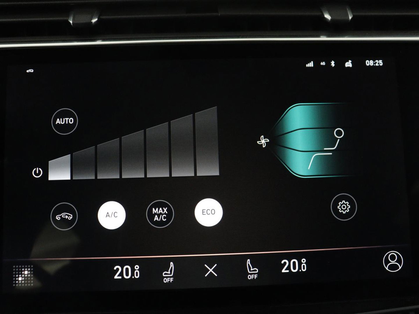 Lynk & Co 01 1.5 | SOH 92.9% | Panoramadak | 360 camera | Memory | Adaptive cruise | Stoelverwarming | Carplay | Climate control | Dodehoek detectie | Infinity sound |