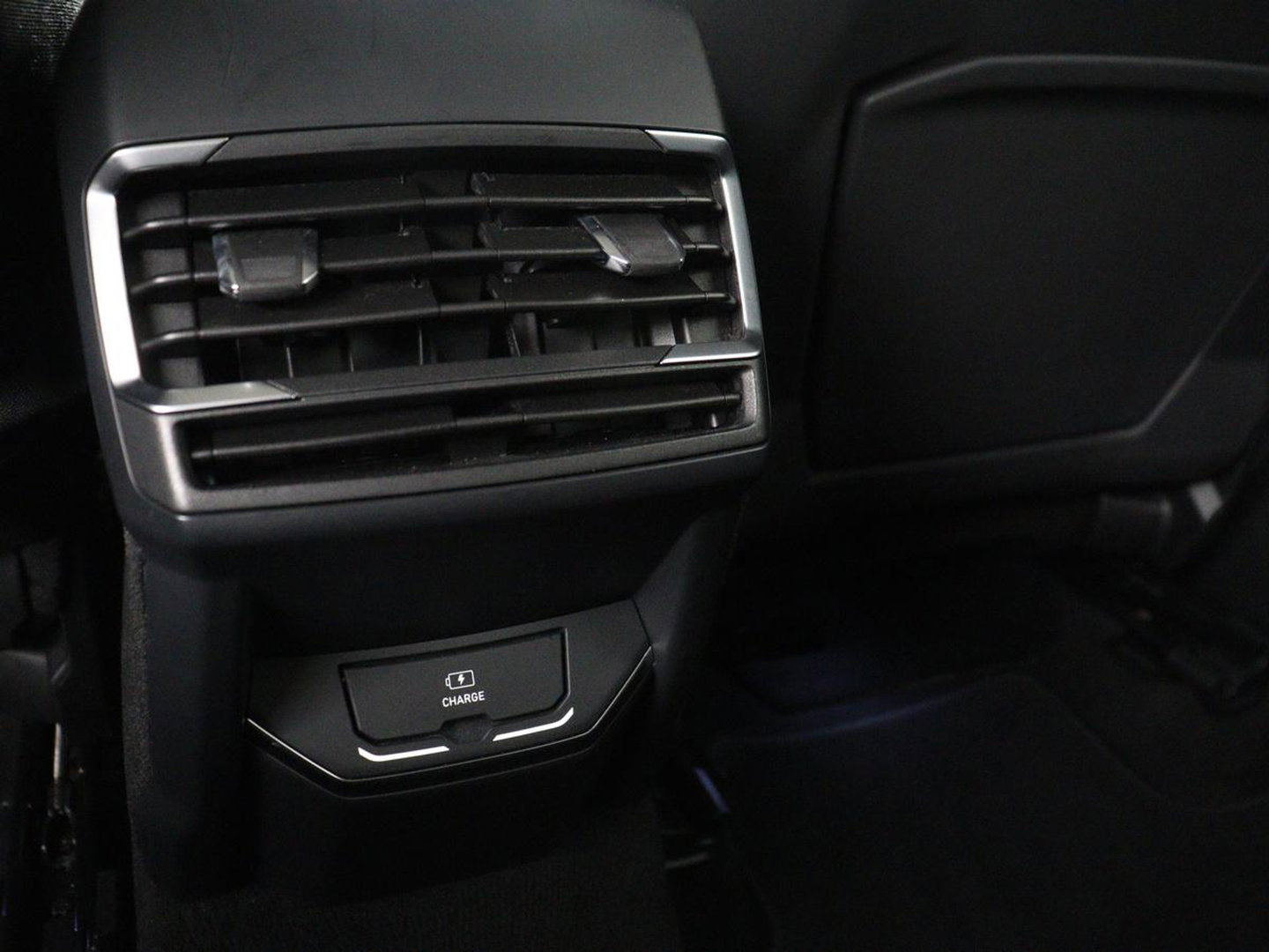 Lynk & Co 01 1.5 | SOH 92.9% | Panoramadak | 360 camera | Memory | Adaptive cruise | Stoelverwarming | Carplay | Climate control | Dodehoek detectie | Infinity sound |