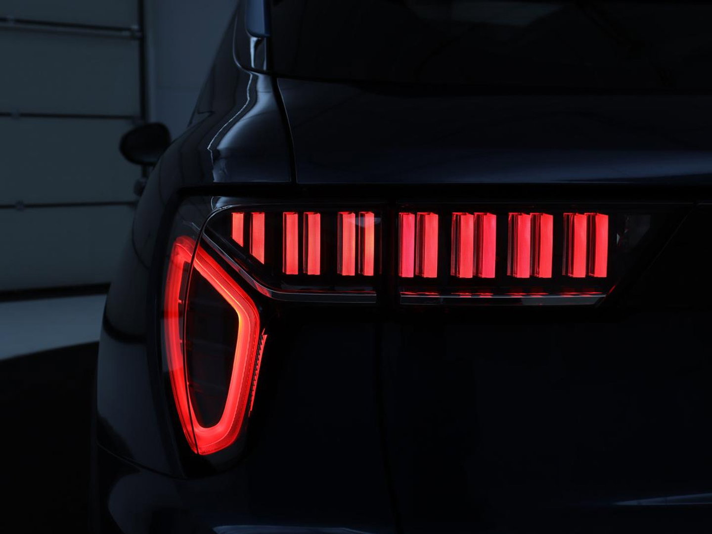 Lynk & Co 01 1.5 | SOH 92.9% | Panoramadak | 360 camera | Memory | Adaptive cruise | Stoelverwarming | Carplay | Climate control | Dodehoek detectie | Infinity sound |
