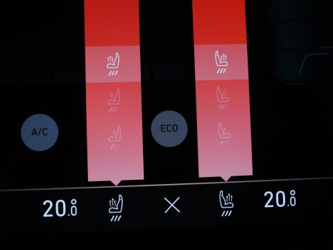 Lynk & Co 01 1.5 | SOH 92.9% | Panoramadak | 360 camera | Memory | Adaptive cruise | Stoelverwarming | Carplay | Climate control | Dodehoek detectie | Infinity sound |
