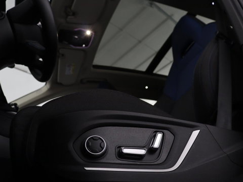 Lynk & Co 01 1.5 | SOH 92.9% | Panoramadak | 360 camera | Memory | Adaptive cruise | Stoelverwarming | Carplay | Climate control | Dodehoek detectie | Infinity sound |