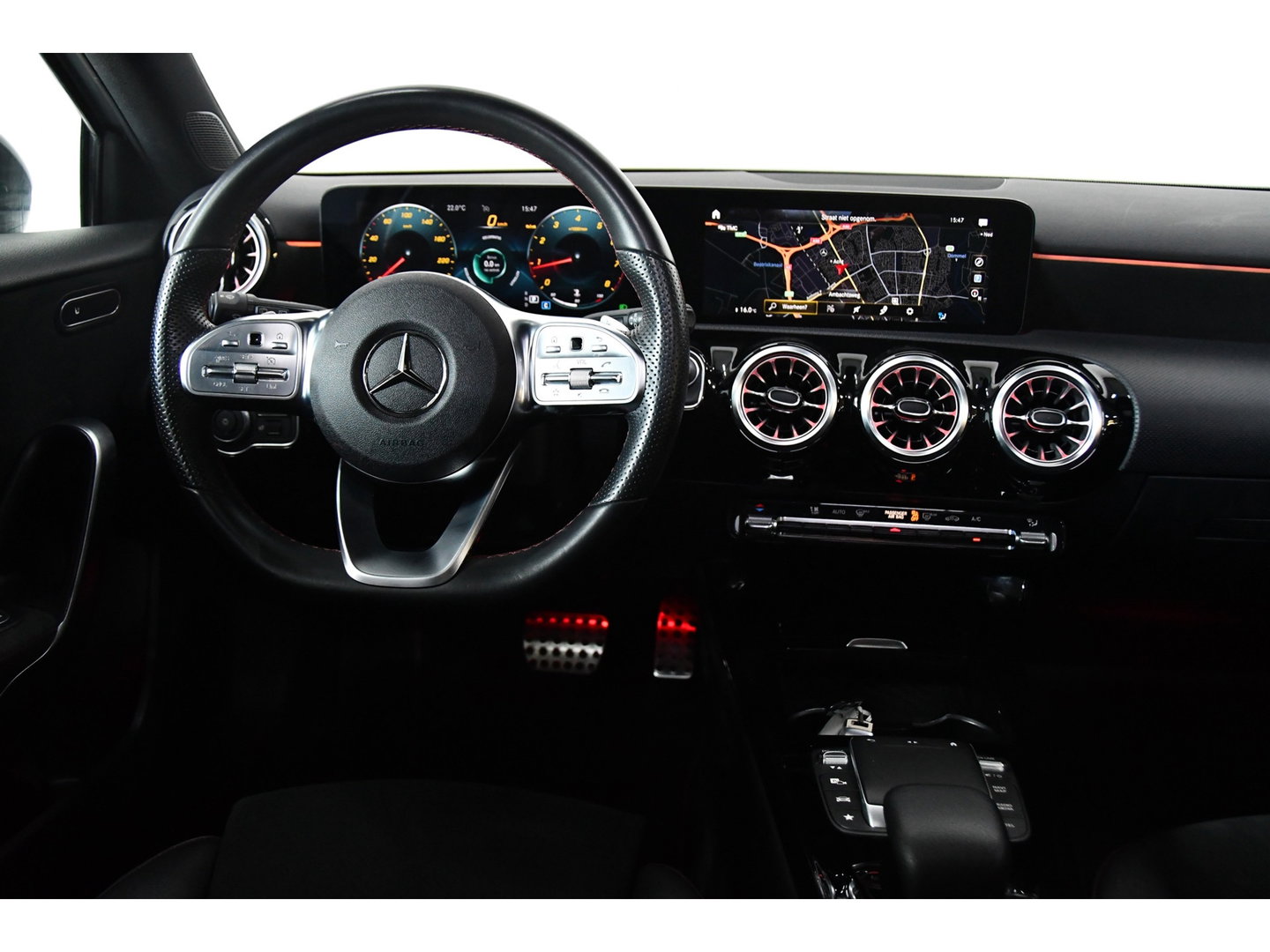 Mercedes-Benz A-Klasse 180 Business Solution AMG Pano,Burmester,Sfeer