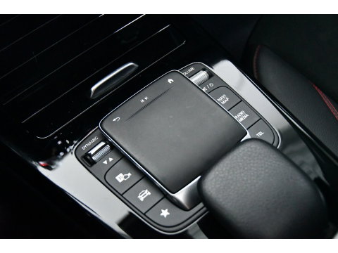 Mercedes-Benz A-Klasse 180 Business Solution AMG Pano,Burmester,Sfeer