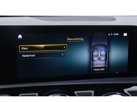 Mercedes-Benz A-Klasse 180 Business Solution AMG Pano,Burmester,Sfeer