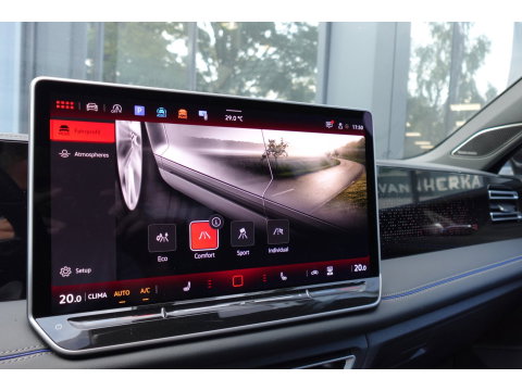 Volkswagen Tiguan 1.5 eTSI R-Line Business PANO KEYLESS H&K
