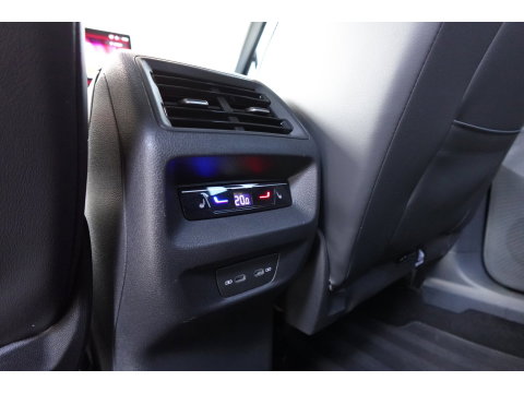 Volkswagen Tiguan 1.5 eTSI R-Line Business PANO KEYLESS H&K