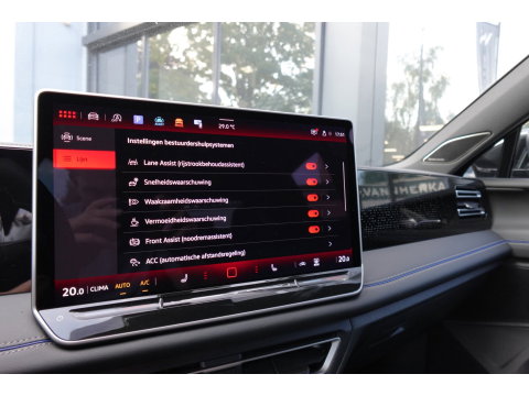 Volkswagen Tiguan 1.5 eTSI R-Line Business PANO KEYLESS H&K