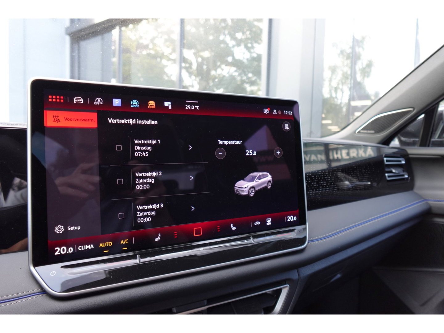 Volkswagen Tiguan 1.5 eTSI R-Line Business PANO KEYLESS H&K