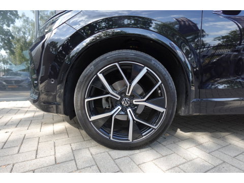 Volkswagen Tiguan 1.5 eTSI R-Line Business PANO KEYLESS H&K