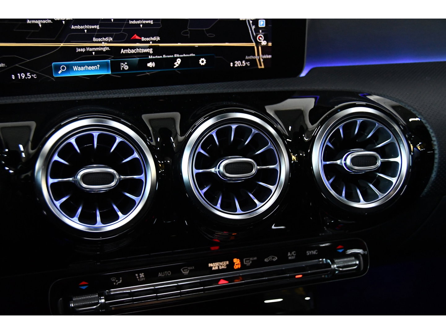 Mercedes-Benz A-Klasse 200 Business Solution AMG, BOMVOL,Pano,Sfeer,Burmester
